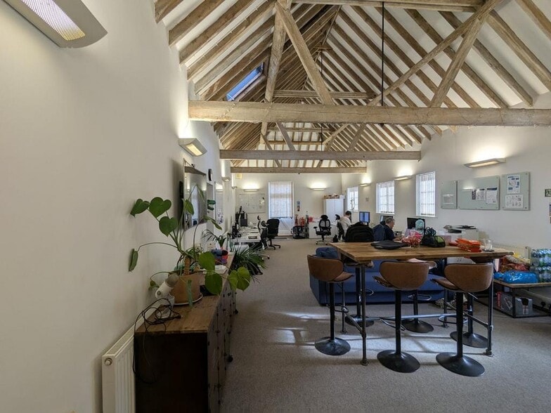 Puttenham, Seale for lease - Building Photo - Image 3 of 14