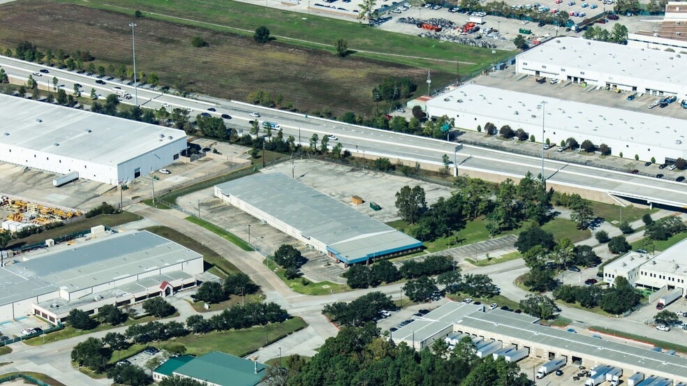 1606 Greens Rd, Houston, TX for lease - Building Photo - Image 2 of 12