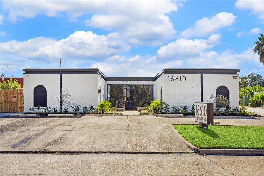 16610 Sea Lark Rd, Houston, TX à louer - Photo du bâtiment - Image 1 de 16