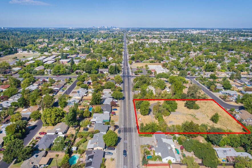 3161 Hurley Way, Sacramento, CA à vendre - Photo du bâtiment - Image 2 de 6