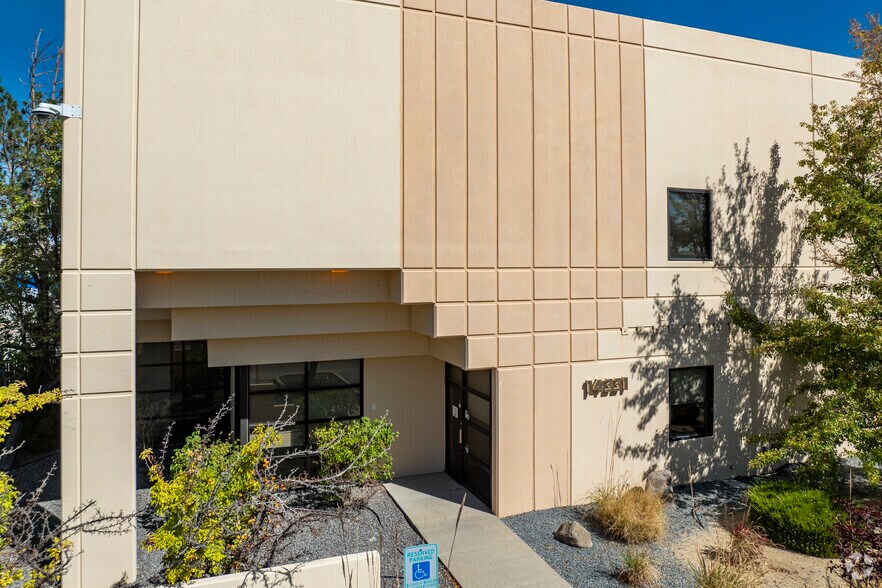 14331 Lear Blvd, Reno, NV à vendre - Photo du bâtiment - Image 3 de 5