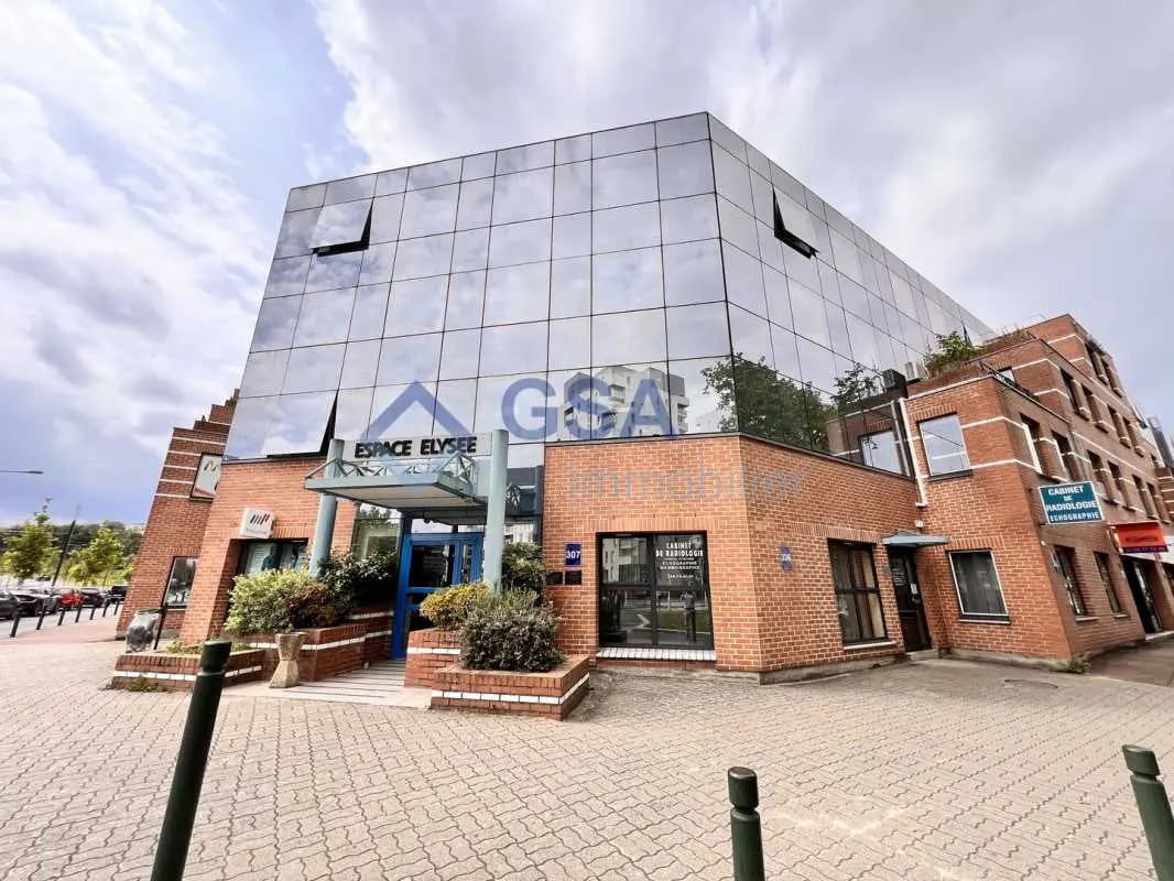Office in Évry-Courcouronnes for lease Building Photo- Image 1 of 9