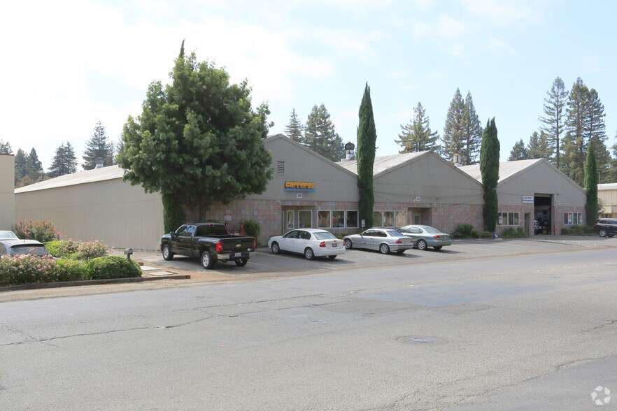 30-36 Mill St, Healdsburg, CA à louer - Photo du bâtiment - Image 2 de 15