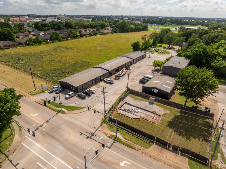 422 S 40th St, Springdale, AR for lease - Building Photo - Image 1 of 15