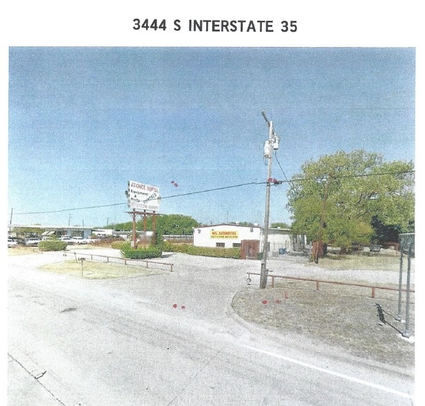 3444 N Interstate 35 E, Lancaster, TX for lease - Primary Photo - Image 3 of 4