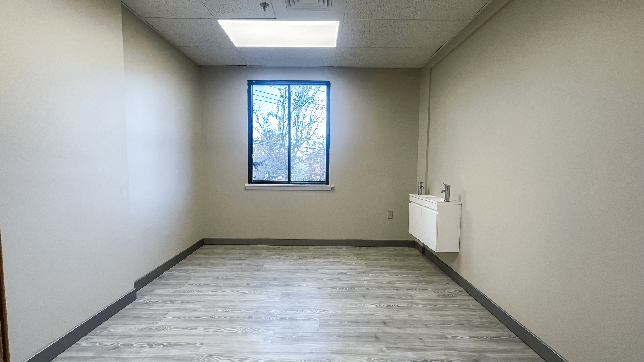 210 Pomeroy Ave, Meriden, CT for lease Interior Photo- Image 1 of 6