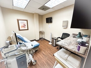 6705 Heritage Pkwy, Rockwall, TX for lease Interior Photo- Image 1 of 12