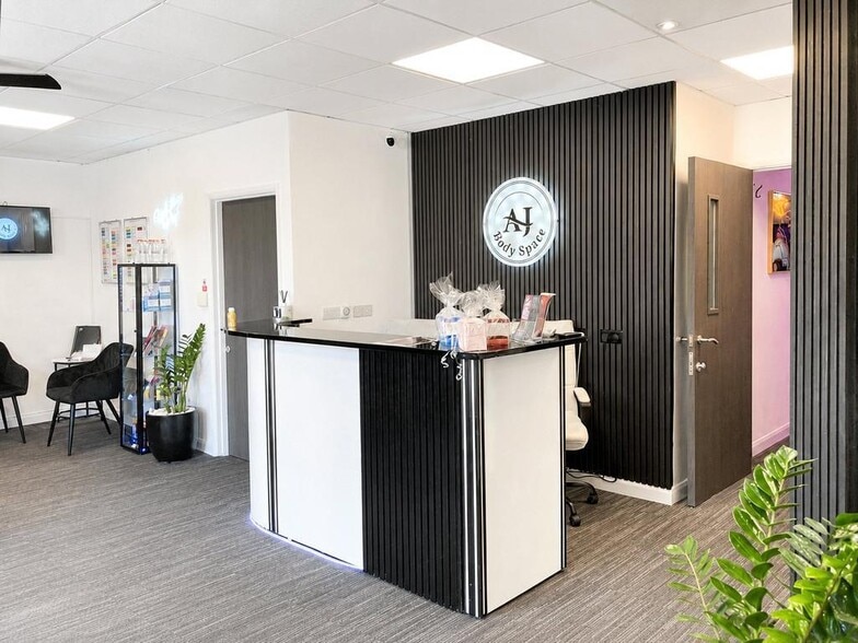 3 The Parks, Minehead for sale - Building Photo - Image 2 of 14