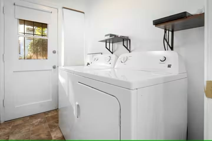 604 Venezia Ave, Venice, CA for sale - Building Photo - Image 2 of 17