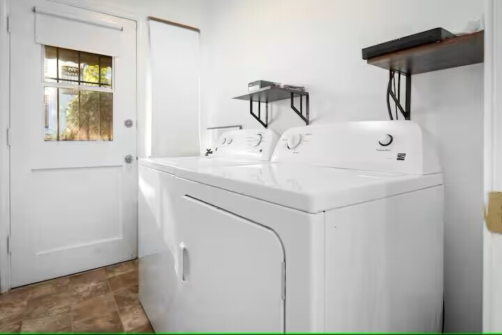 604 Venezia Ave, Venice, CA à vendre - Photo du bâtiment - Image 2 de 17