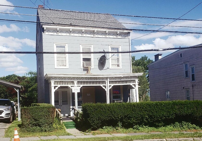 50 West St, Newburgh, NY à vendre - Photo principale - Image 1 de 1