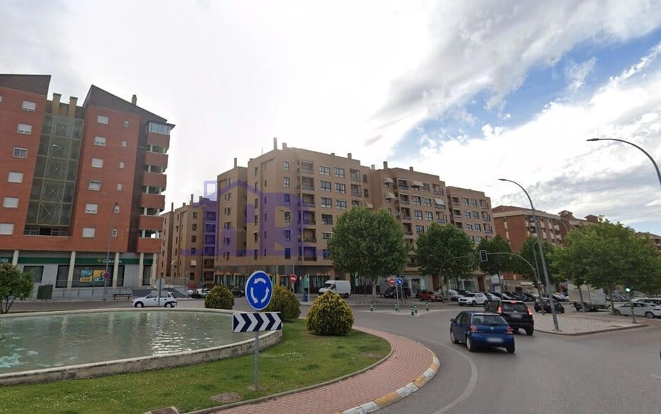 Immeuble residentiel dans Cuenca, Cuenca à vendre - Photo du bâtiment - Image 2 de 2