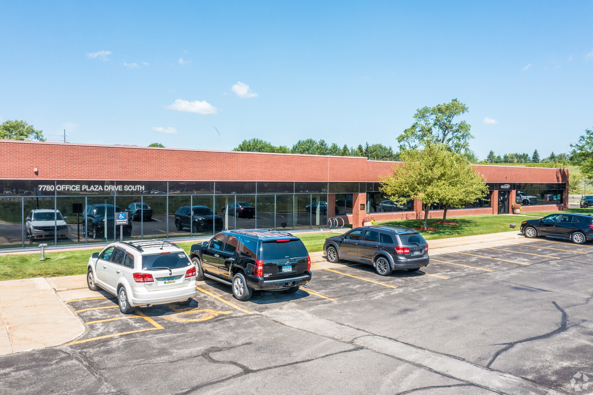 7780 Office Plaza Dr S, West Des Moines, IA for lease Building Photo- Image 1 of 8