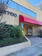 2700-2750 Pacific Coast Hwy, Torrance, CA à louer Photo du bâtiment- Image 1 de 13