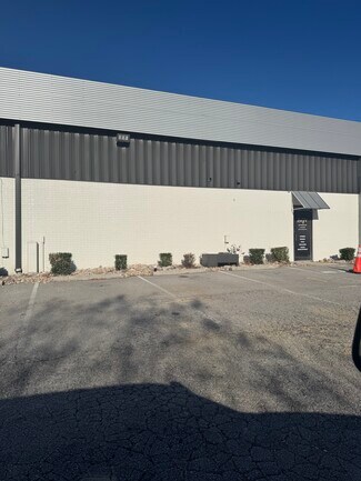 Plus de détails pour 8804 Gulf Ct, Raleigh, NC - Bureau/Commerce de détail à louer