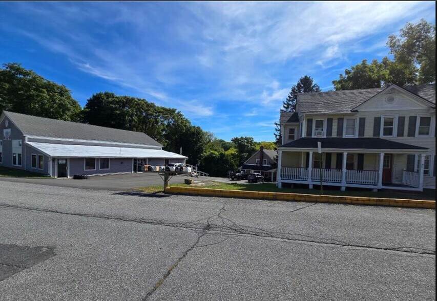 10-32 S Roberts Rd, Highland, NY for sale - Building Photo - Image 1 of 13