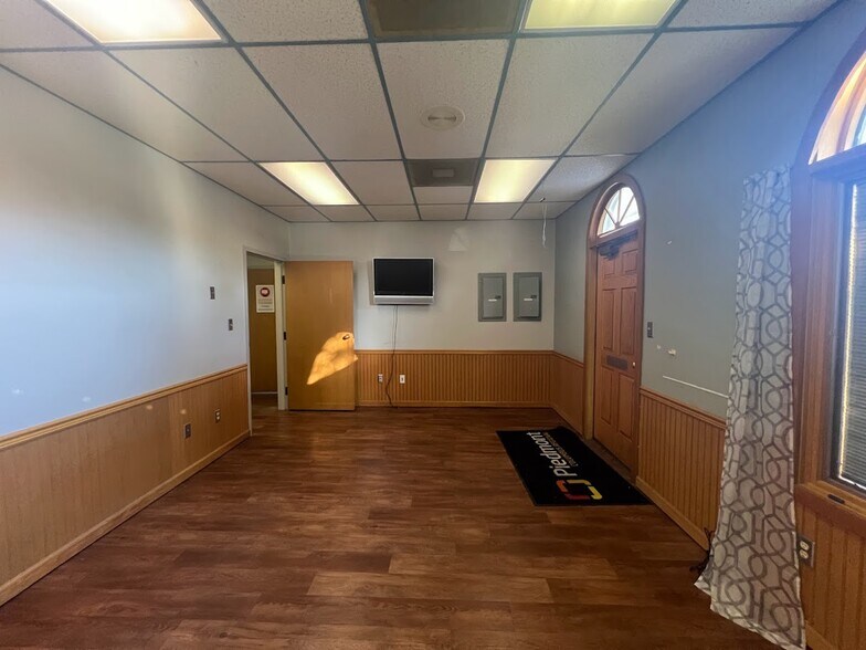 1615 21st Ct, Phenix City, AL à vendre - Photo intérieure - Image 3 de 16