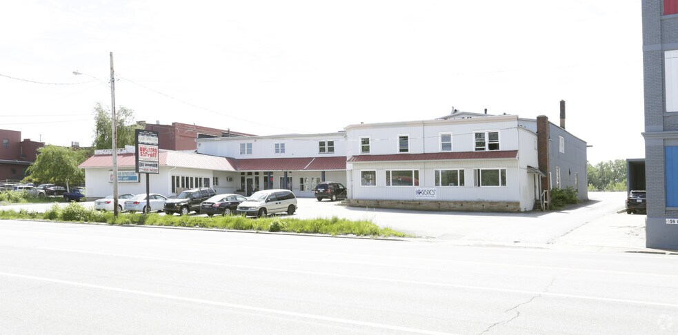 943-953 W 12th St, Erie, PA à louer - Photo du bâtiment - Image 3 de 4