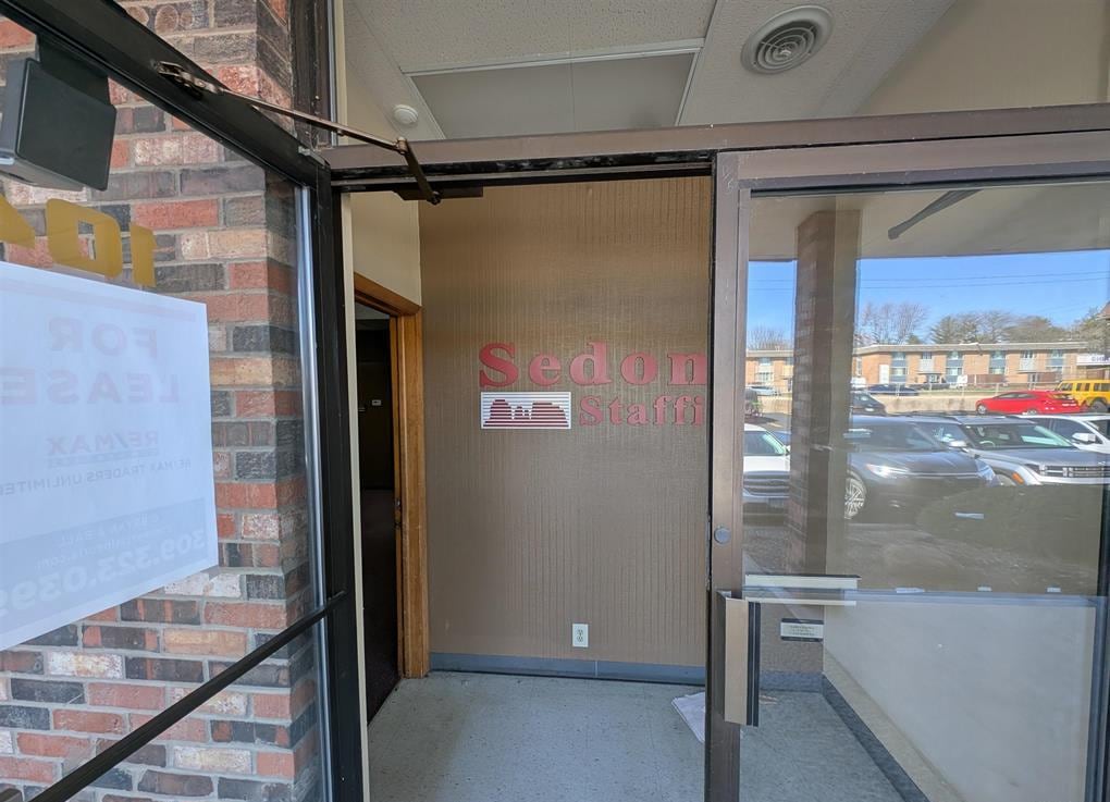 7501 N University St, Peoria, IL for lease Interior Photo- Image 1 of 6