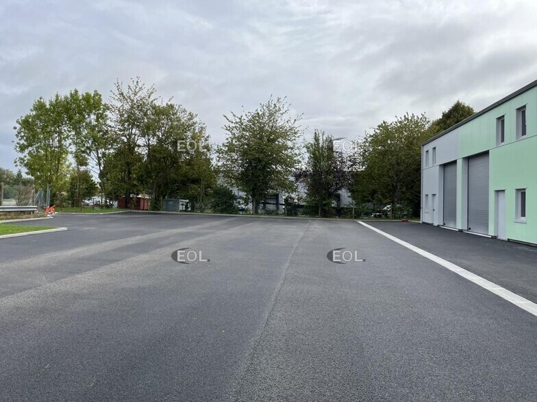 Local d'activités dans Novillers à vendre - Photo du bâtiment - Image 2 de 10
