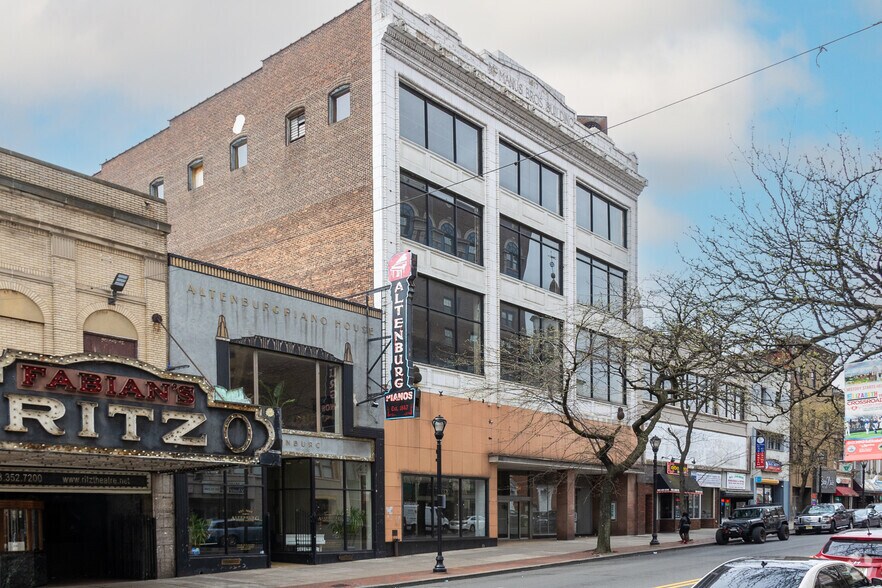 1152 E Jersey St, Elizabeth, NJ à vendre - Photo du bâtiment - Image 3 de 5