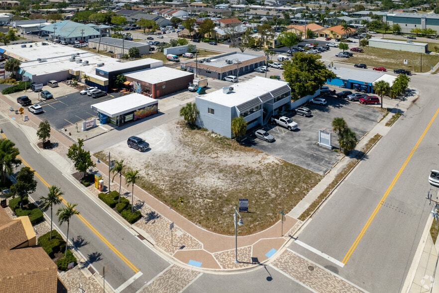 4712 SE 15th Ave, Cape Coral, FL for sale - Aerial - Image 3 of 16