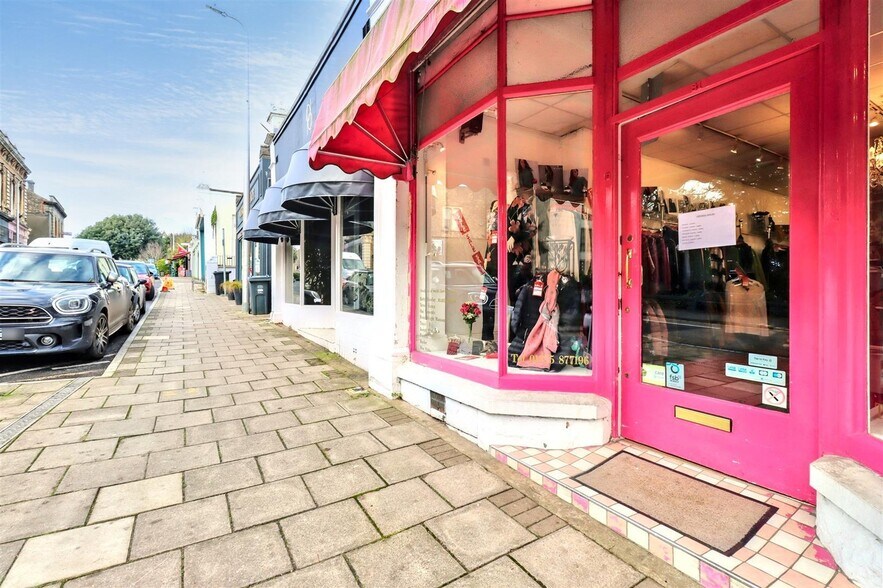 81 Hill Rd, Clevedon à vendre - Photo du bâtiment - Image 2 de 7