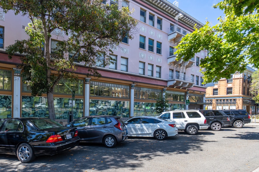 2300 Shattuck Ave, Berkeley, CA à louer - Photo du bâtiment - Image 2 de 4