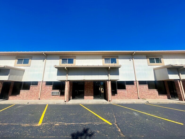 695 Billings St, Aurora, CO à vendre - Photo du bâtiment - Image 3 de 16
