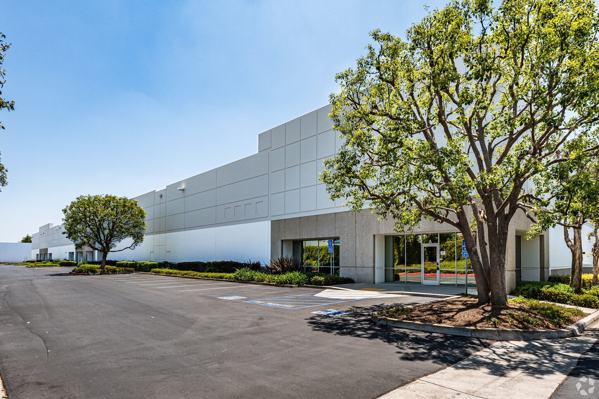 1951 S Parco Ave, Ontario, CA for lease Primary Photo- Image 1 of 9