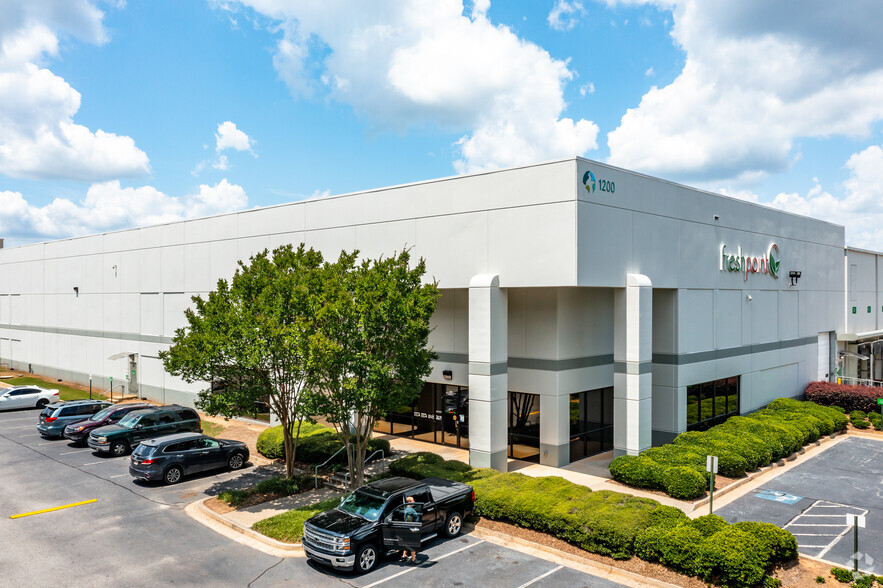 1200 Oakley Industrial Blvd, Fairburn, GA for lease - Building Photo - Image 2 of 12