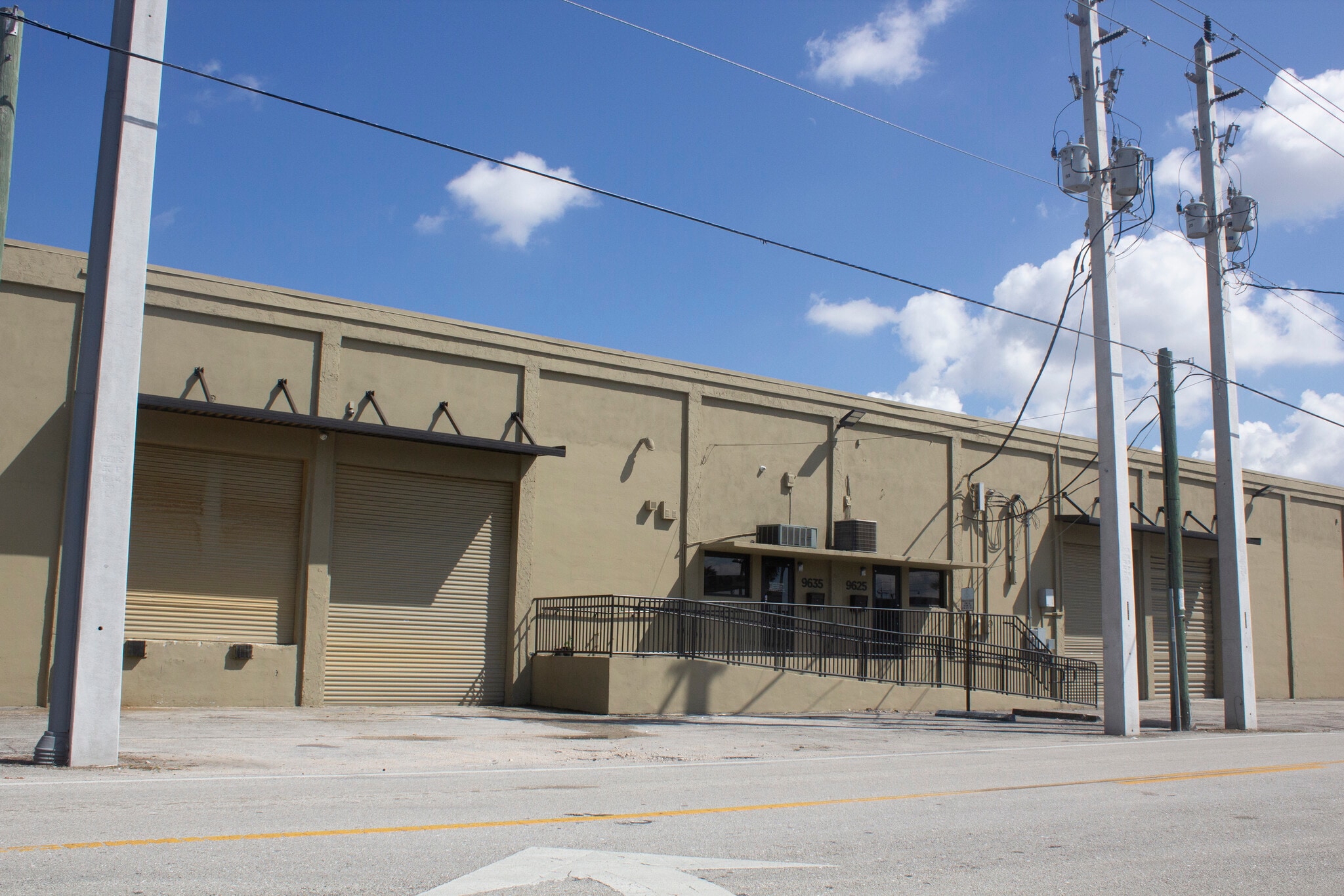 9501-9635 NW 80th Ave, Hialeah, FL for lease Building Photo- Image 1 of 9