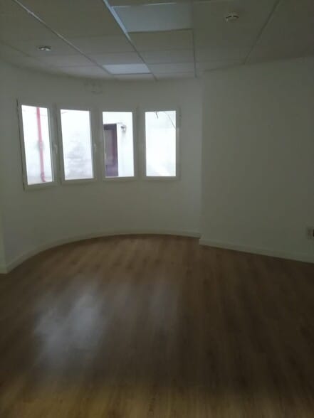 Office in Cáceres for lease - Building Photo - Image 1 of 6
