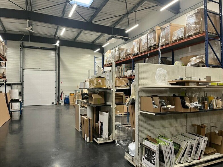 Flex in Tours for lease - Interior Photo - Image 3 of 11