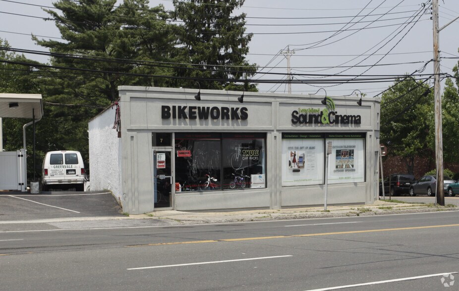 7 Northern Blvd, Greenvale, NY à louer - Photo du bâtiment - Image 3 de 9