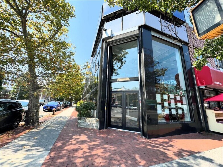 7024 18th Ave, Brooklyn, NY à vendre - Photo du bâtiment - Image 2 de 14