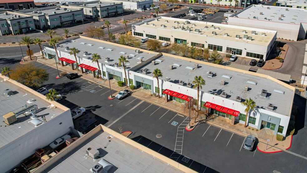 102 Corporate Park Dr, Henderson, NV à louer - Photo du bâtiment - Image 3 de 14