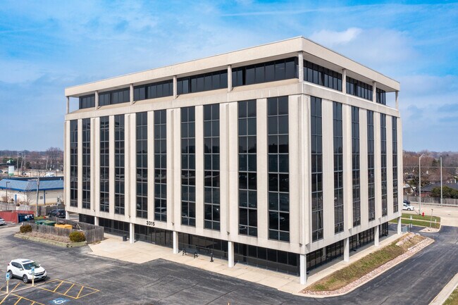 Plus de détails pour 3315 Algonquin Rd, Rolling Meadows, IL - Bureau à vendre