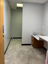 1820 E Lake Mead Blvd, North Las Vegas, NV à louer Photo intérieure- Image 1 de 10