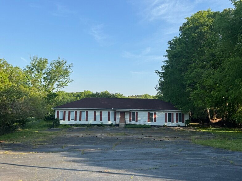 121 Sparta Hwy, Eatonton, GA à louer - Photo du bâtiment - Image 2 de 7