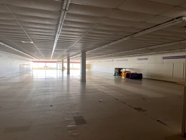 4601 Northfield Rd, North Randall, OH for lease - Interior Photo - Image 2 of 6