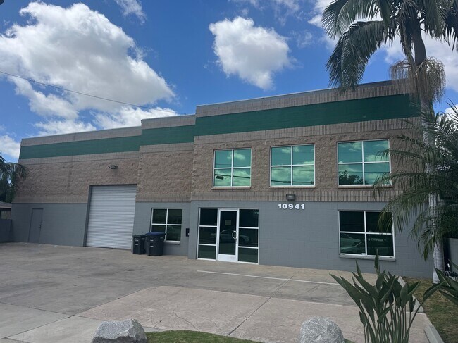 Plus de détails pour 10941 Chestnut Ave, Stanton, CA - Industriel à louer