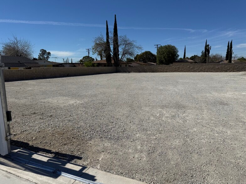 9004 Olive St., Fontana, CA à louer - Photo du bâtiment - Image 2 de 20