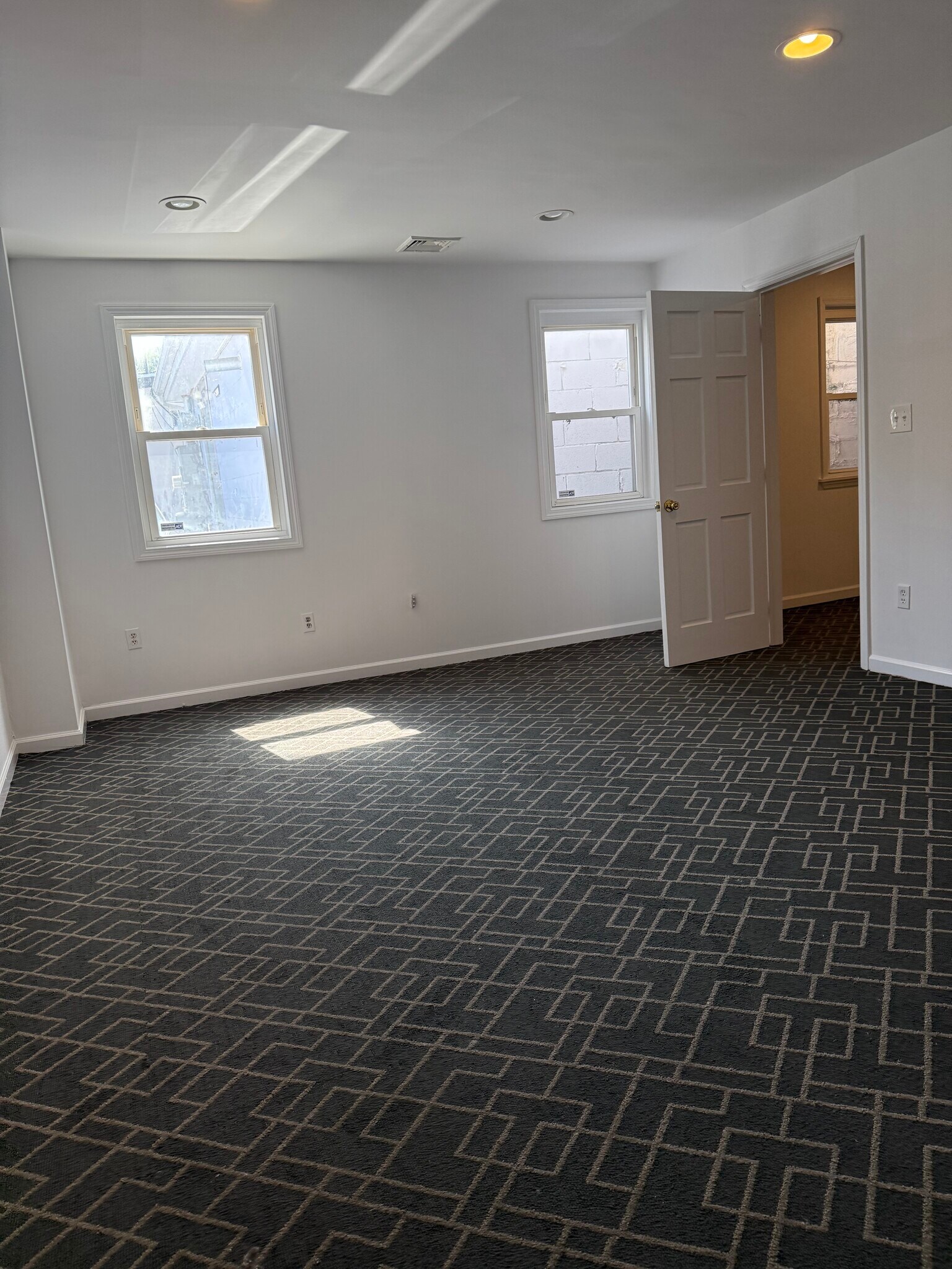 60 S Main St, New City, NY for lease Interior Photo- Image 1 of 4