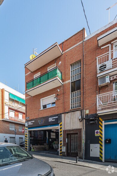 Calle Marina Vega, 23, Madrid, Madrid à louer - Photo du bâtiment - Image 2 de 2