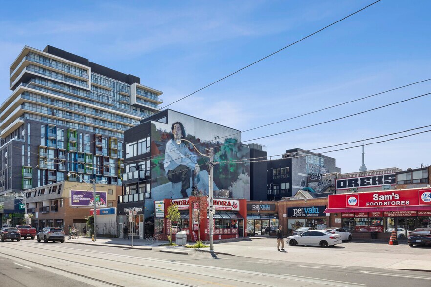335 College St, Toronto, ON à vendre - Photo du bâtiment - Image 2 de 57