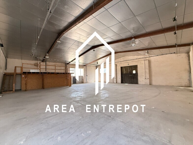 525 Rue des Roseaux, Bouc-Bel-Air for lease - Building Photo - Image 2 of 5