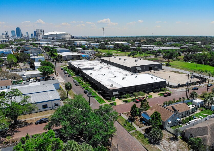 2233 3rd Ave S, Saint Petersburg, FL à louer - Photo intérieure - Image 1 de 17