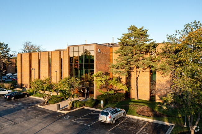 Plus de détails pour 800 Roosevelt Rd, Glen Ellyn, IL - Bureau, Flex à louer