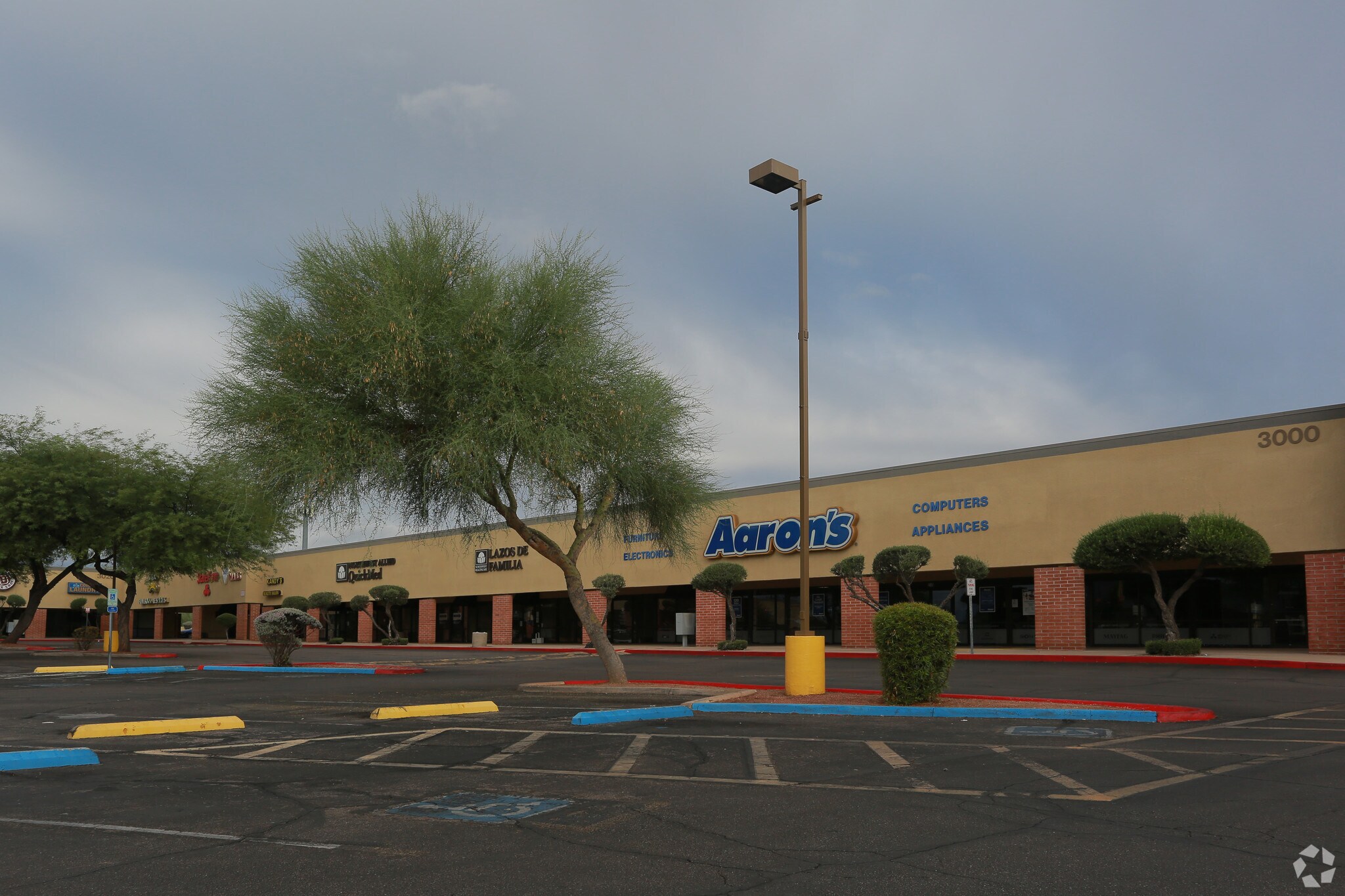 2900-3050 W Valencia Rd, Tucson, AZ à louer Photo du bâtiment- Image 1 de 24